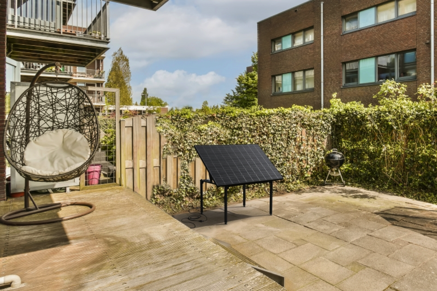 Il tavolino per giardino e balcone diventa centrale solare
