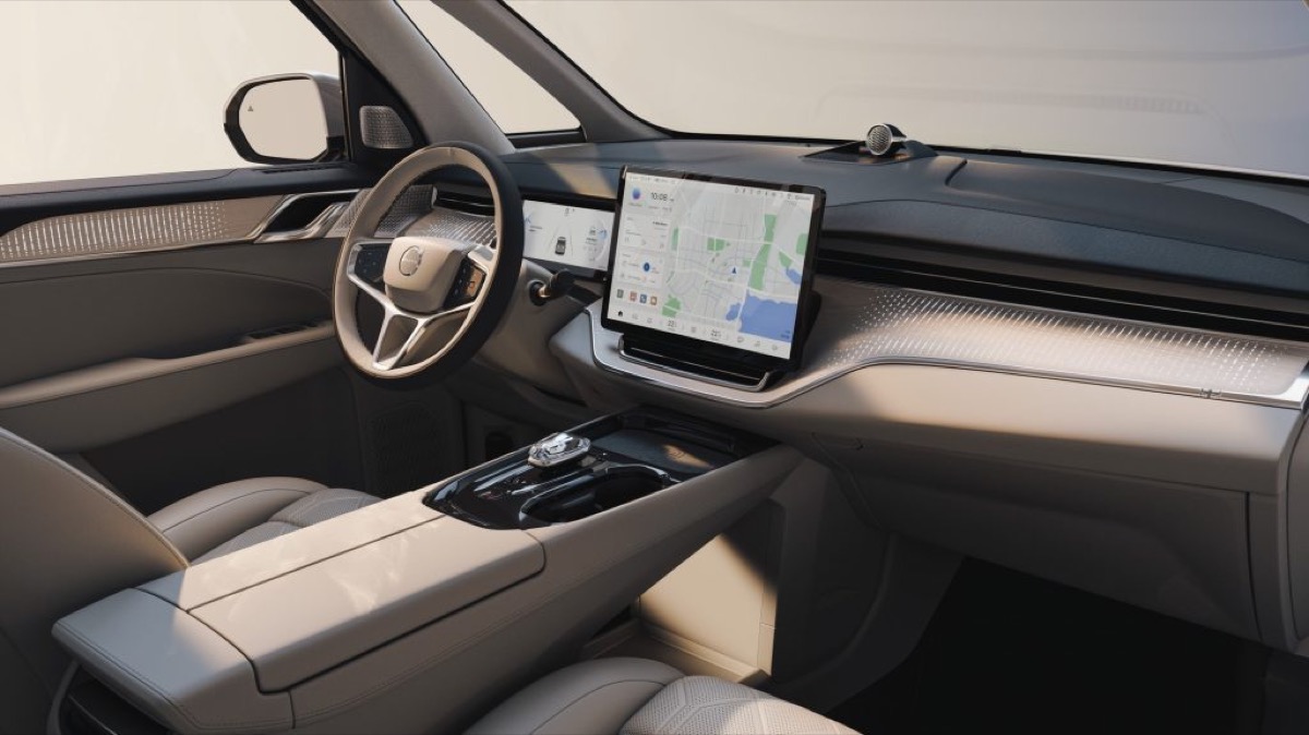 Volvo EM90 è la monovolume elettrica di lusso con super autonomia