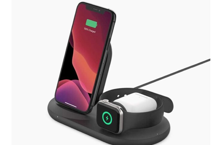 Black Friday, offerta Flash su caricabatterie tre in uno Belkin a 59€