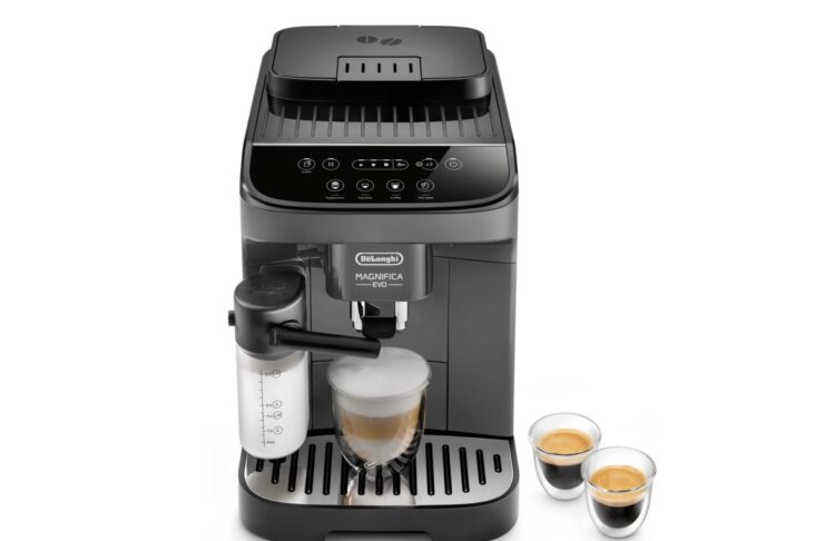 Black Friday, De' Longhi  Magnifica Evo cappuccino come al bar a 329€