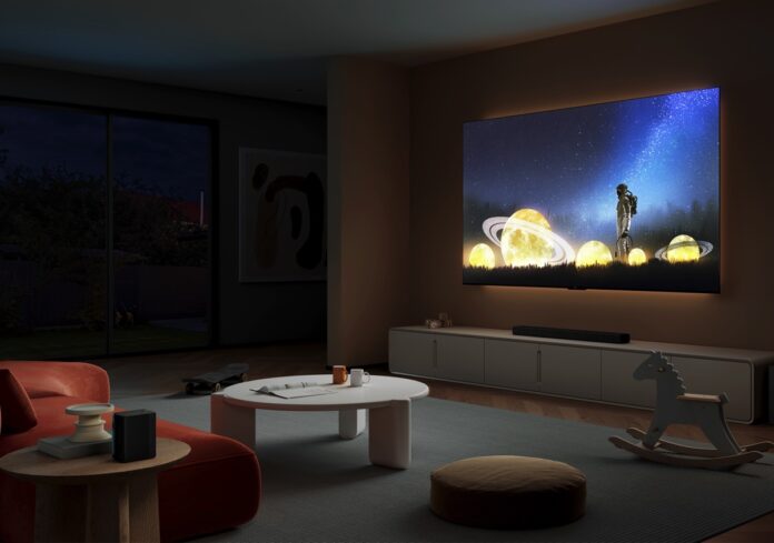 TCL porta il cinema in casa con due TV da 98 pollici