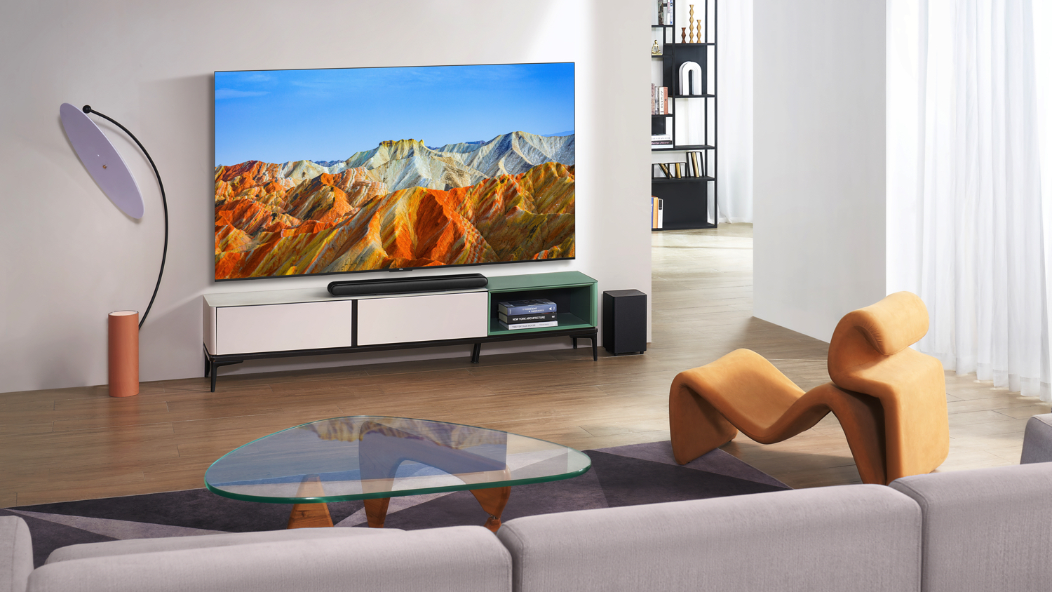 TCL porta il cinema in casa con due TV da 98 pollici