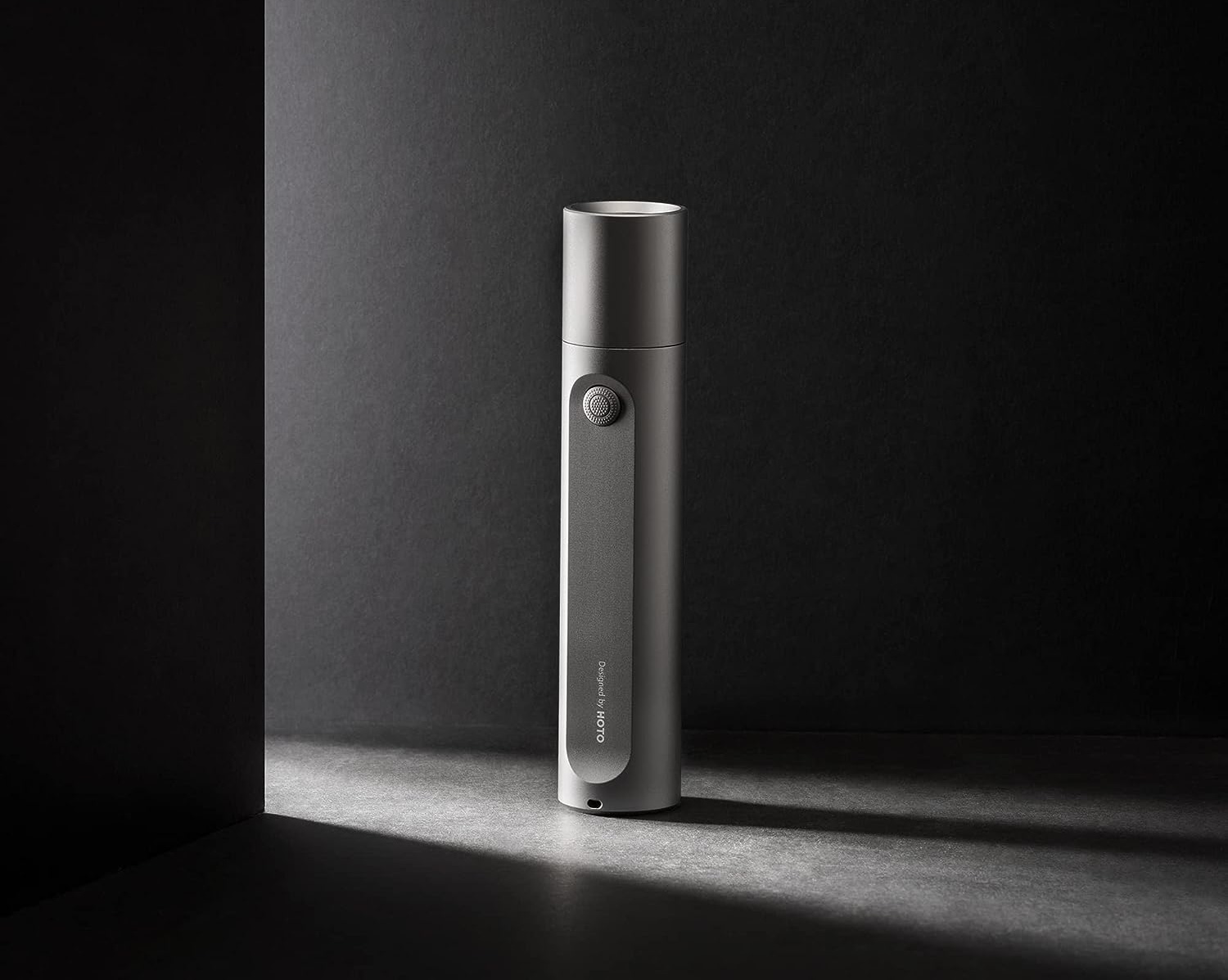 La torcia a LED HOTO a tre modalità in sconto Black Friday a 19 euro su Amazon