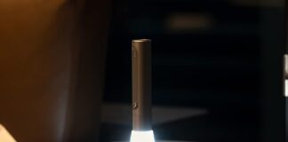 La torcia a LED HOTO a tre modalità in sconto Black Friday a 19 euro su Amazon