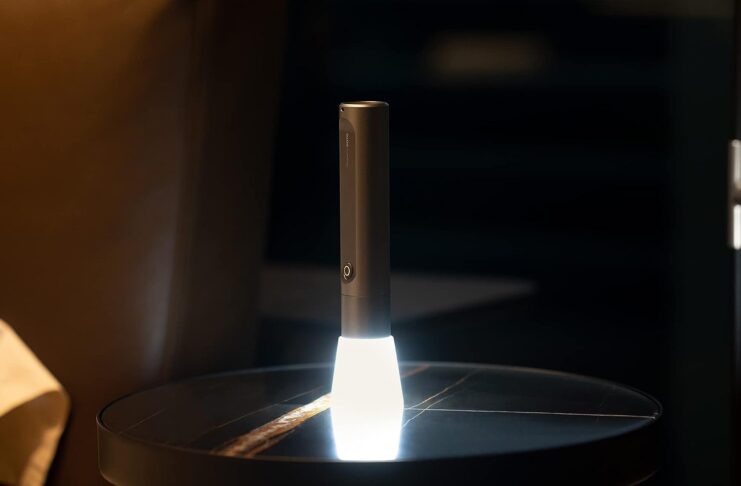 La torcia a LED HOTO a tre modalità in sconto Black Friday a 19 euro su Amazon