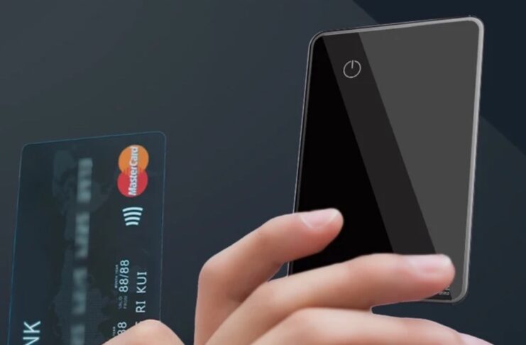 Tracker certificato Apple formato carta di credito a meno di 18 €