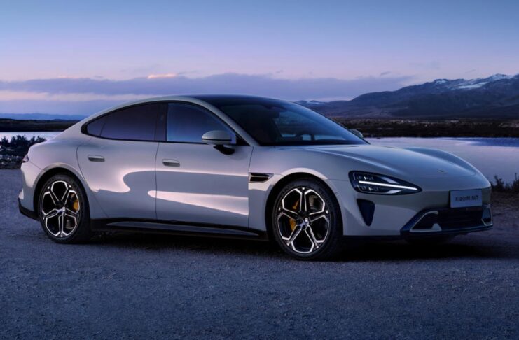 Xiaomi SU7 è più veloce di una Porsche e ha più tecnologia di Tesla
