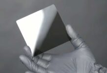 Cerabyte, 10.000 TB di dati nel palmo di una mano Cerabryte, 10.000 TB nel palmo di una mano