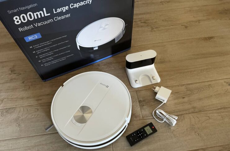 In prova Ezviz RC3, il robot aspirapolvere essenziale, che aiuta anche il pianeta