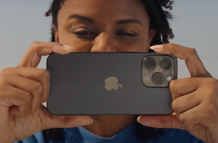 iPhone 16 tutti con Tasto Cattura per video spaziali e foto