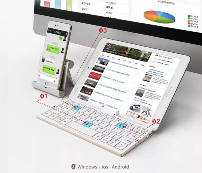 Questa mini tastiera bluetooth si collega a 3 dispositivi contemporaneamente