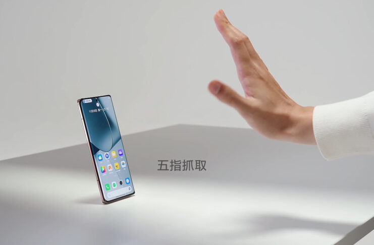Realme GT5 Pro legge il palmo della mano