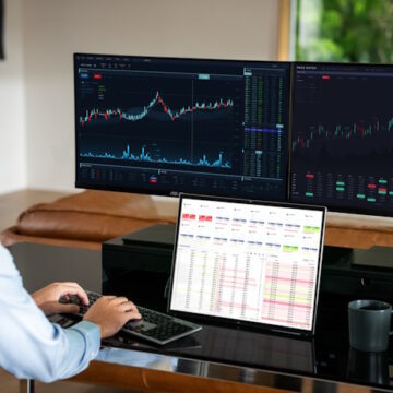 Asus monitor OLED pieghevole portatile, il primo al mondo al CES 2024