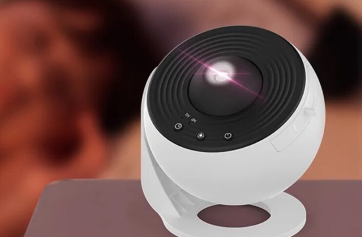 Cielo stellato sul soffitto col proiettore in sconto a 19 €