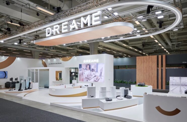 Gli aspirapolvere DreameBot al CES 2024 puliscono dove altri falliscono