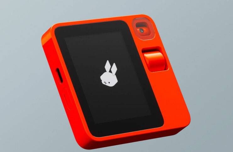 Rabbit R1 è un assistente portatile con l'AI che mira a sostituire lo smartphone