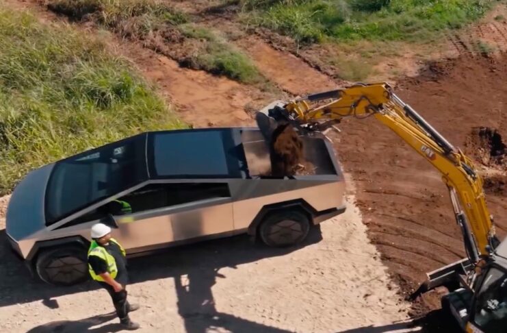 Tesla Cybertruck, tutti i punti di forza nello spot d’effetto