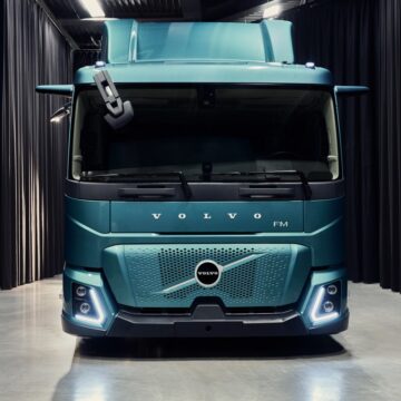 Volvo, un camion pesante con sola trazione elettrica per i trasporti urbani