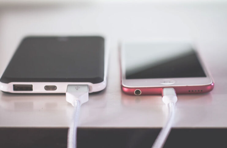 I cavi USB-C e Lightning che resistono di più a piegature e torsioni