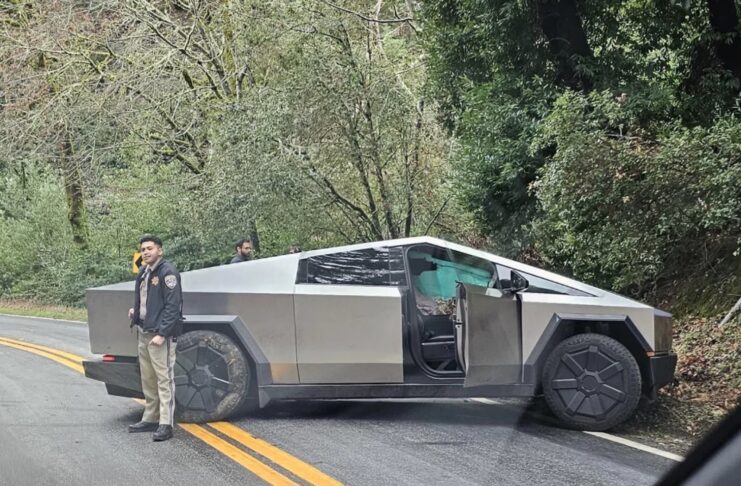 Cybertruck è già protagonista del suo primo incidente
