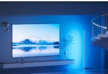 Piantana a LED RGB, si controlla da app e telecomando e parte da appena 14 euro