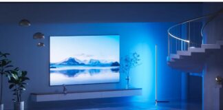 Piantana a LED RGB, si controlla da app e telecomando e parte da appena 14 euro