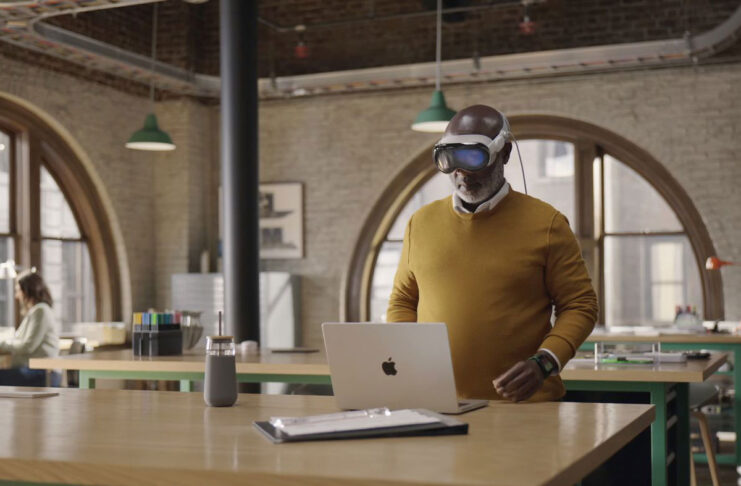 I contenuti di Vision Pro possono essere duplicati su Mac, iPad, iPhone e Apple TV