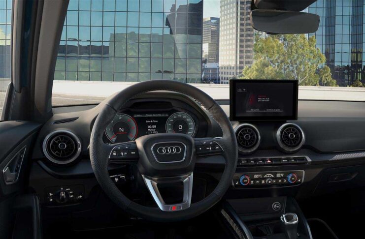 Audi Q2 con display touch da 8,8
