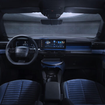 Lancia Ypsilon Cassina è la prima Y completamente elettrica