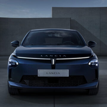 Lancia Ypsilon Cassina è la prima Y completamente elettrica