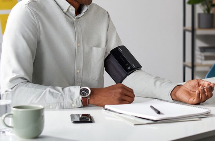 OMRON EVOLV, il misuratore di pressione da braccio per iPhone e Android