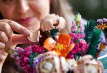 Nel negozio di San Valentino Amazon idee regalo per tutti Per San Valentino regalate il bouquet di fiori LEGO, tutti i kit in offerta su Amazon