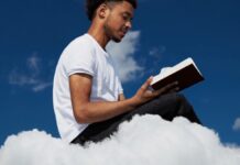 Sora è una AI che crea video partendo da descrizioni testuali