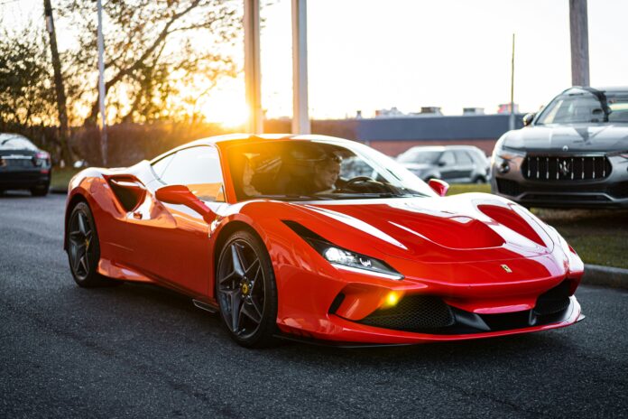 Ferrari testa Tesla prima di lanciare il suo veicoli elettrico