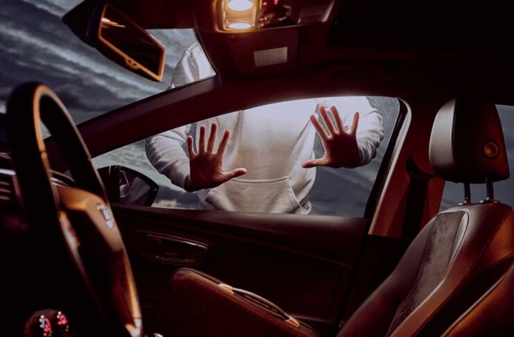 Aumentano i furti di auto con ladri che usano emulatori di chiavi smart