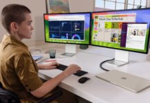 Apple MacBook Air lifestyle display support 240304