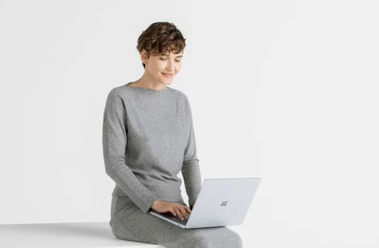 Microsoft ha presentato Surface Pro 10 e Surface Laptop 6 per aziende