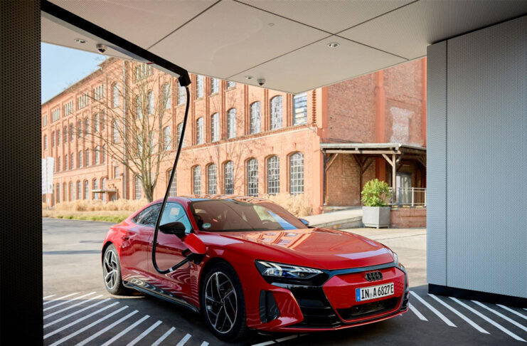 Audi, a Francoforte sesto concept di hub per ricarica ultra fast dei veicoli