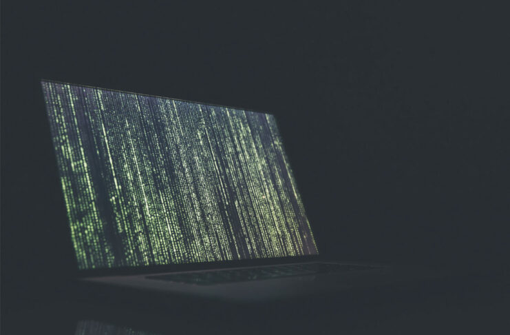 Attacchi cyber, nel 2023 aumento +45% furto di dati sul dark web