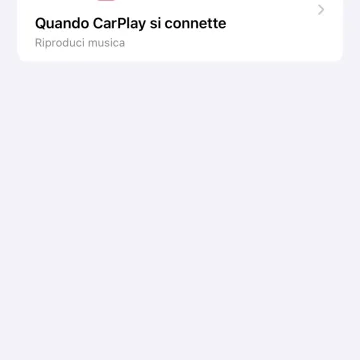 Come far suonare la musica di iPhone quando viene collegato all'auto