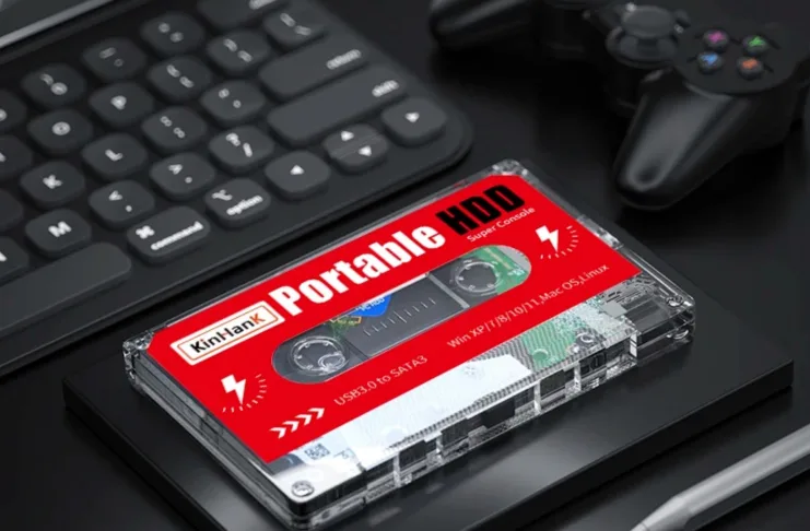 KinHank, la console di gioco per PC che sembra una musicassetta