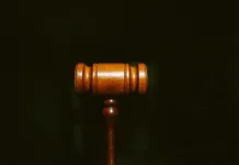 Giudice vieta uso di video migliorato con l’AI in processo per omicidio Giudice vieta uso di video migliorato con l'AI in processo per omicidio