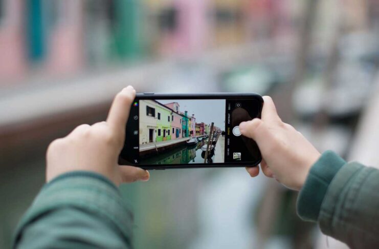 Il futuro dell'iPhone lo vediamo con Facebook e Microsoft