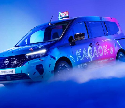 Nissan Townstar Karaok-e, concept di veicolo commerciale con karaoke a bordo
