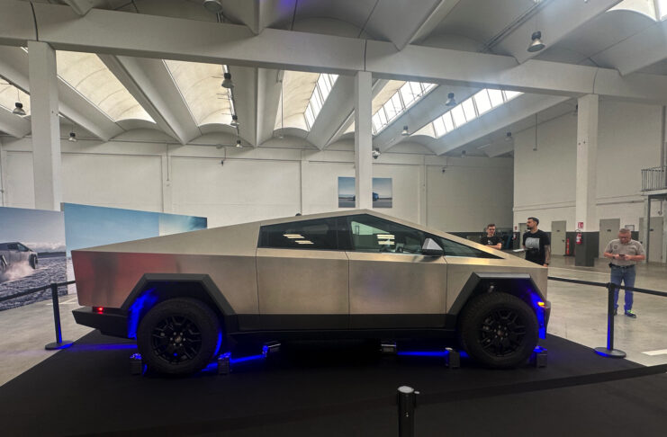 Tesla cybertruck milano daniele 9