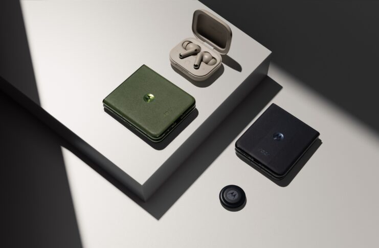 Motorola presenta la nuova serie razr 50, insieme al rivale di AirTag