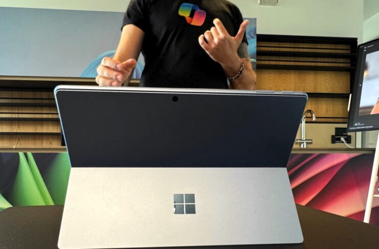 7 Copilot surface pc AI Microsoft milano Dini 11