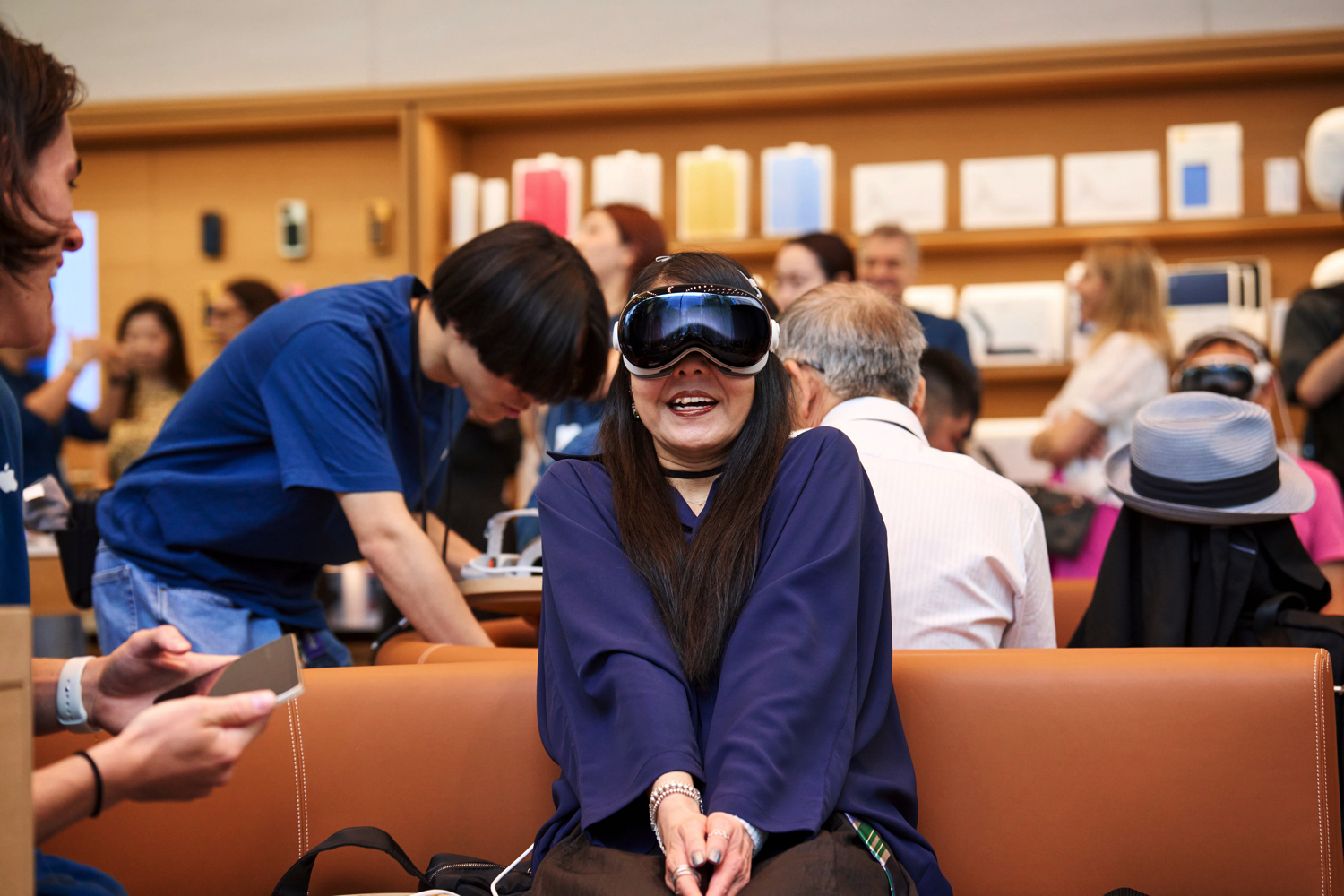 Cook, Vision Pro ti fa scendere lacrimuccia ma il prezzo non c'entra Cook, Vision Pro ti fa scendere lacrimuccia ma il prezzo non c'entra