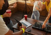 Il caricatore Blitzwolf con tecnologia GaN e 8 porte USB costa appena 27 euro