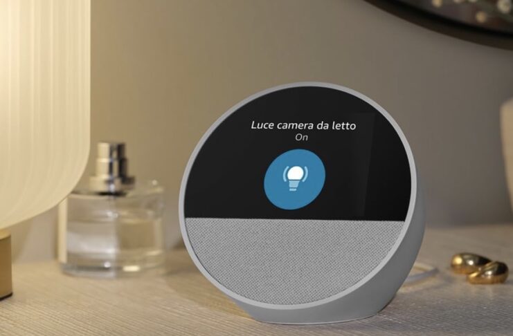 Echo Spot 2024 è lo speaker smart con Alexa e schermo